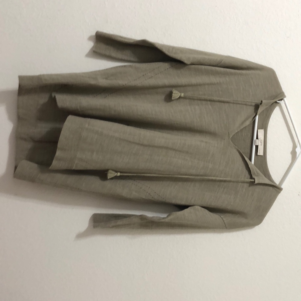 tan cute longsleeve shirt